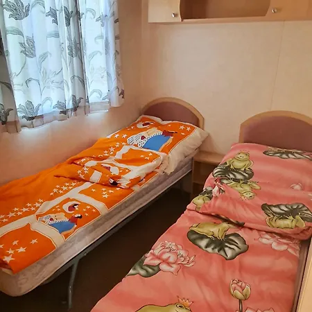 Holenderki Na Zielonych Wzgorzach, Holiday home Lowyn
